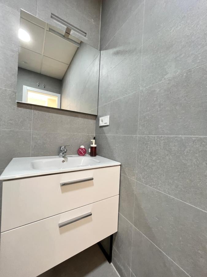 Apartmán Acogedor Infanta Mercedes Madrid Exteriér fotografie