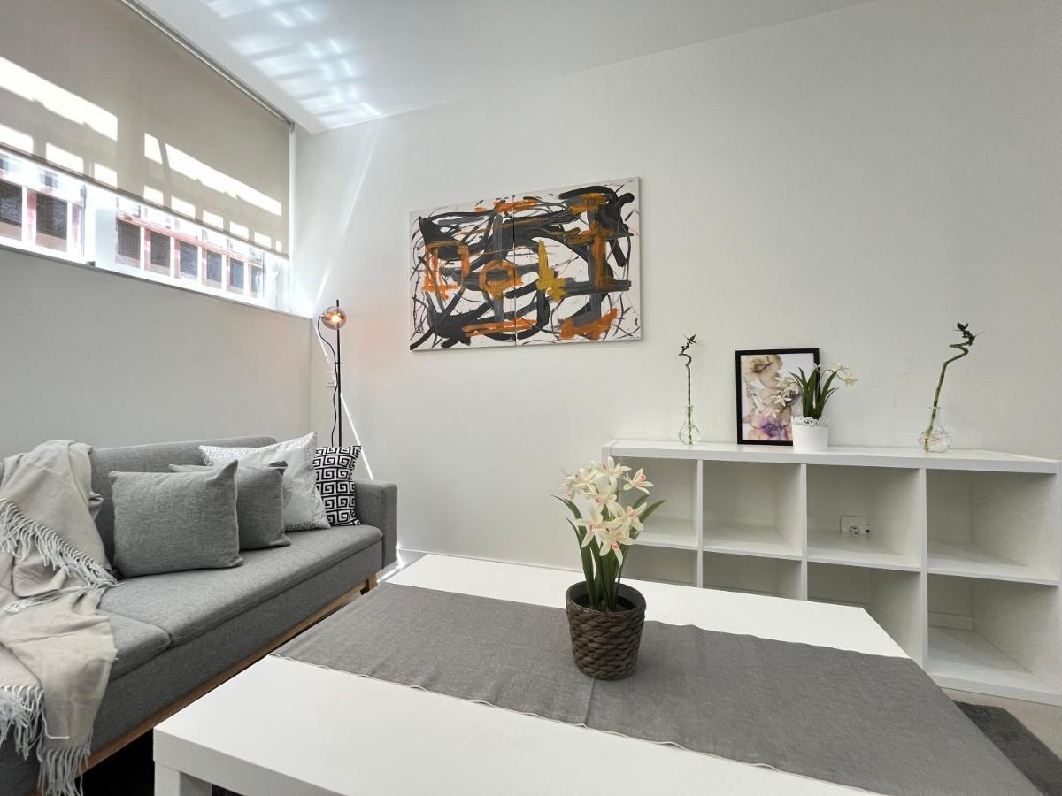 Apartmán Acogedor Infanta Mercedes Madrid Exteriér fotografie