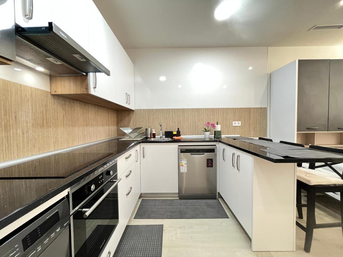 Apartmán Acogedor Infanta Mercedes Madrid Exteriér fotografie